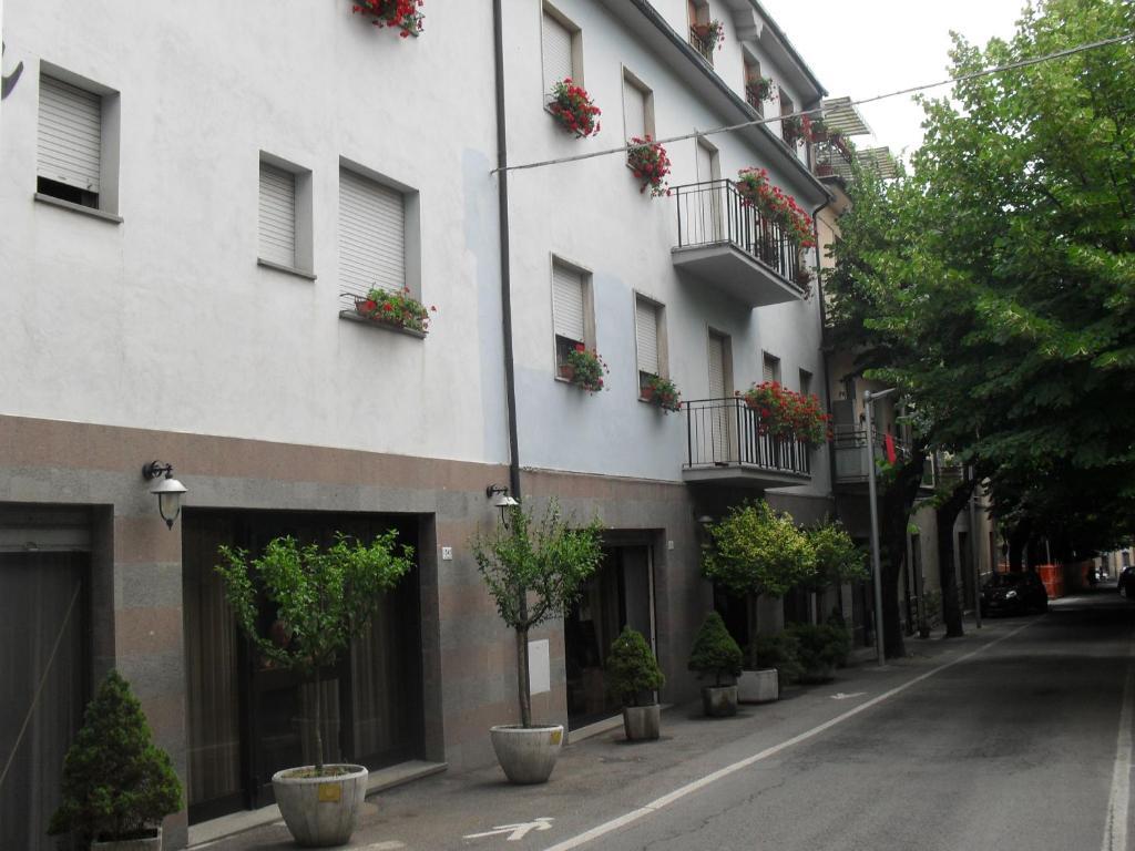 Albergo Ristorante Olimpia Abbadia San Salvator Exterior foto