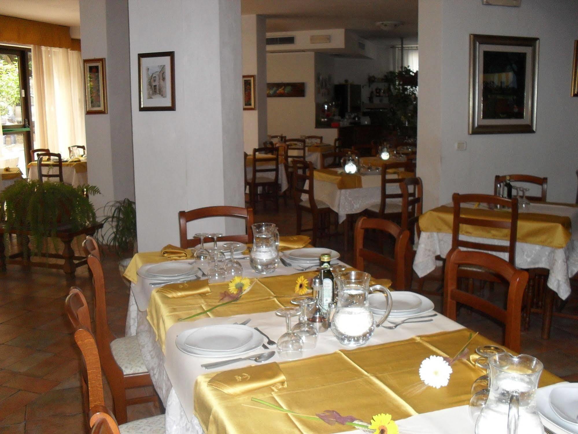 Albergo Ristorante Olimpia Abbadia San Salvator Exterior foto